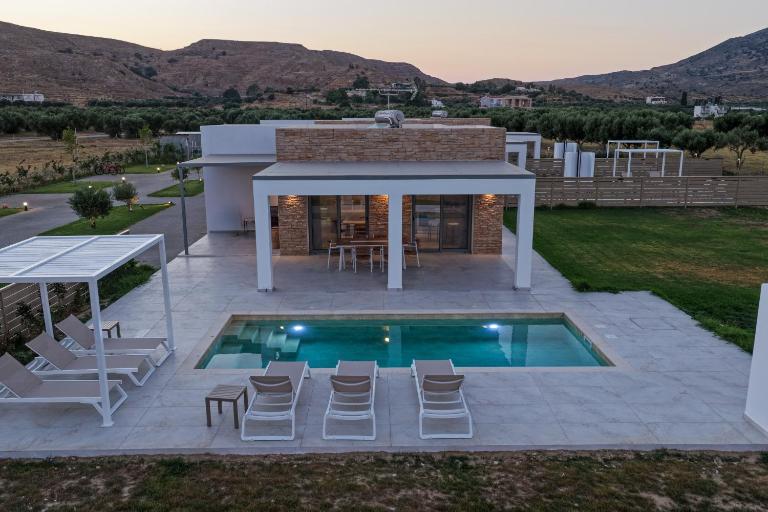 ŌNAR Private Pool Villas - B&B Kardámaina