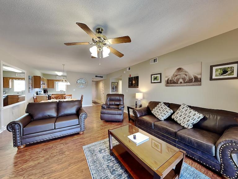 Paradise Pines Whispering Pines 133 - B&B Pigeon Forge