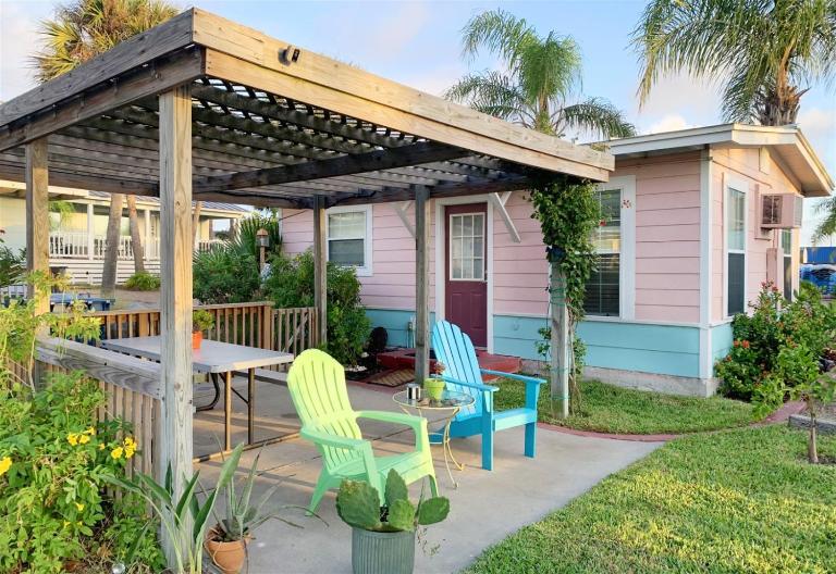 Coastal Cutie - Little Bay Club Cottage #3 - B&B Rockport