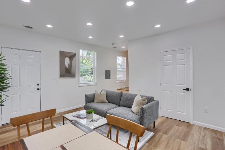 Pittsburgh, Millvale Stylish & Modern 2BD with Parking - B&B Millvale