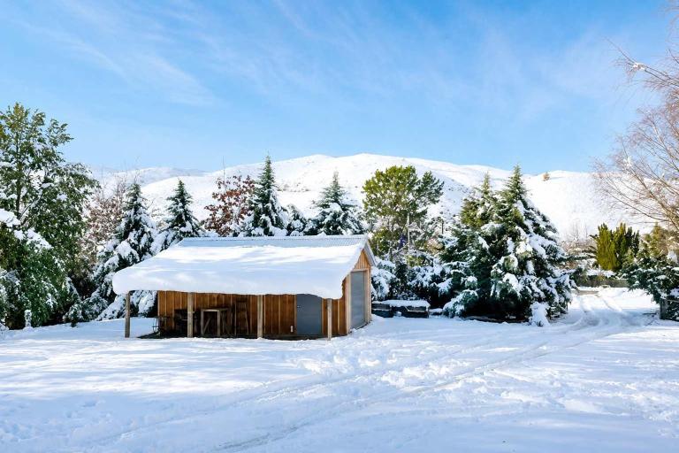 Wildwood Cottage Cozy Secluded Stay - Bed and Breakfast Burkes Pass
