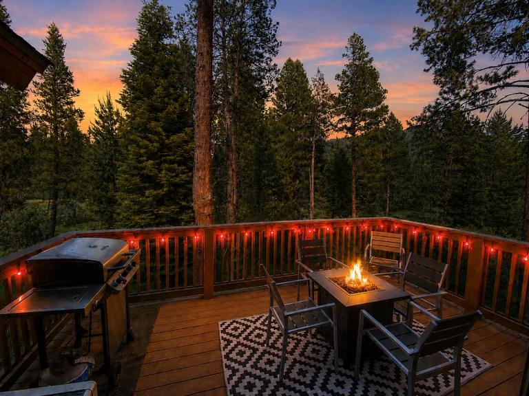 Sierra Solace - Gas Fire Pit, BBQ & near Forest - B&B South Lake Tahoe