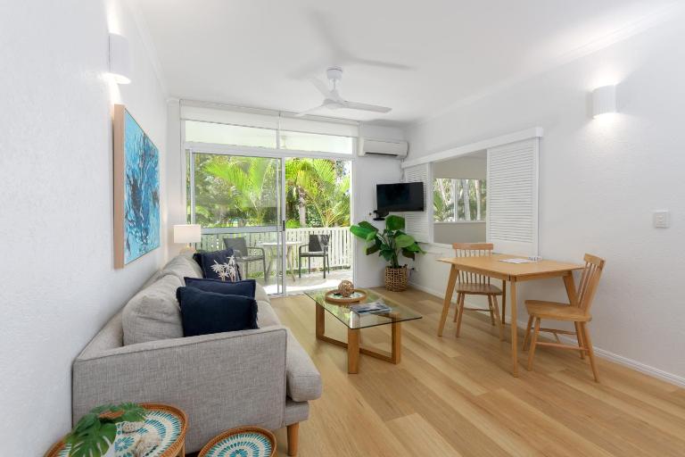 Coral Apartments Port Douglas - Bed and Breakfast Port Douglas