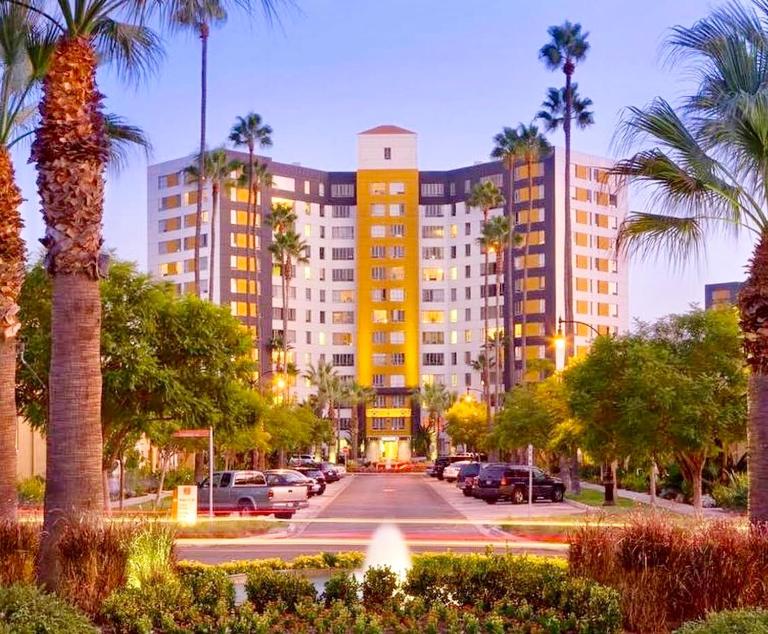 Spacious 2B 2B High Floor Apartment in Park La Brea Grove Lacma Area - Bed and Breakfast Los Angeles