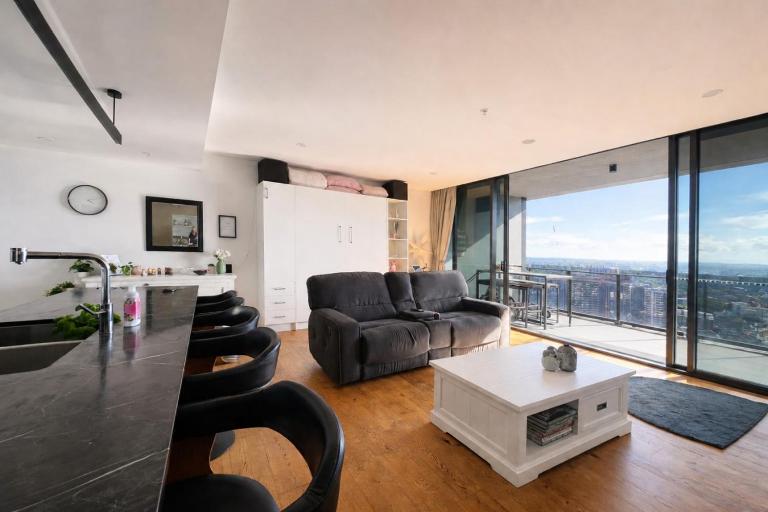 Designer 2 Bedroom Apartment in South Brisbane - B&B Brisbane