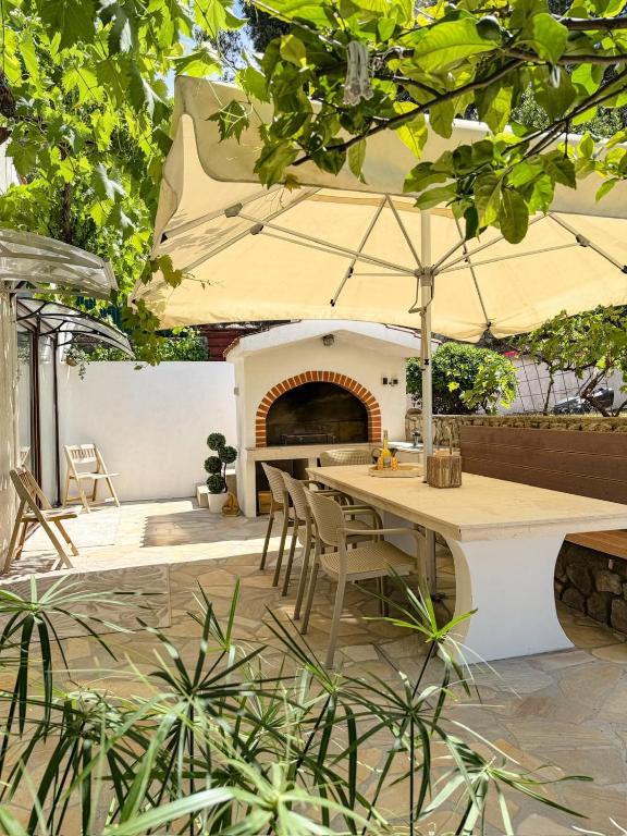 Seaside Garden Apartment Losinj - B&B Lussinpiccolo