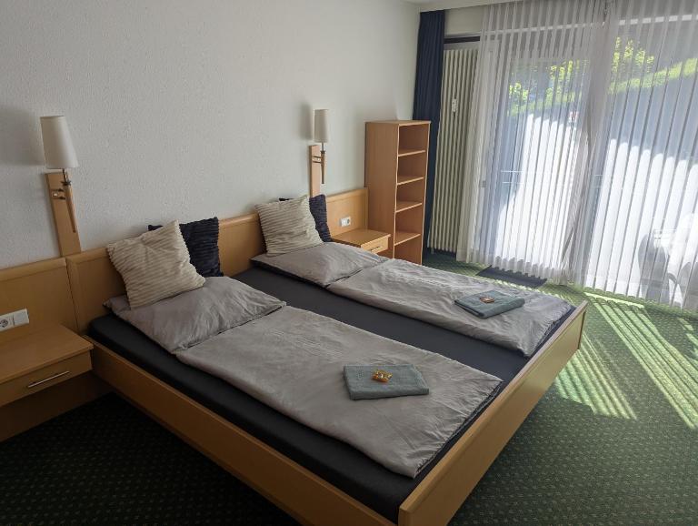 Apartment 9, Zentrumsnah mit Pool und Balkon - Bed and Breakfast Bad Essen