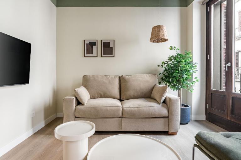 Teatro Real Apartment - Apartamento renovado para 6 en el centro - Bed and Breakfast Madrid