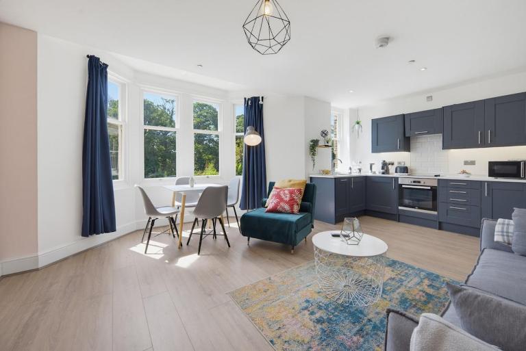 Central Cardiff Apartments - Free Parking - Chambres d'hôtes Cardiff
