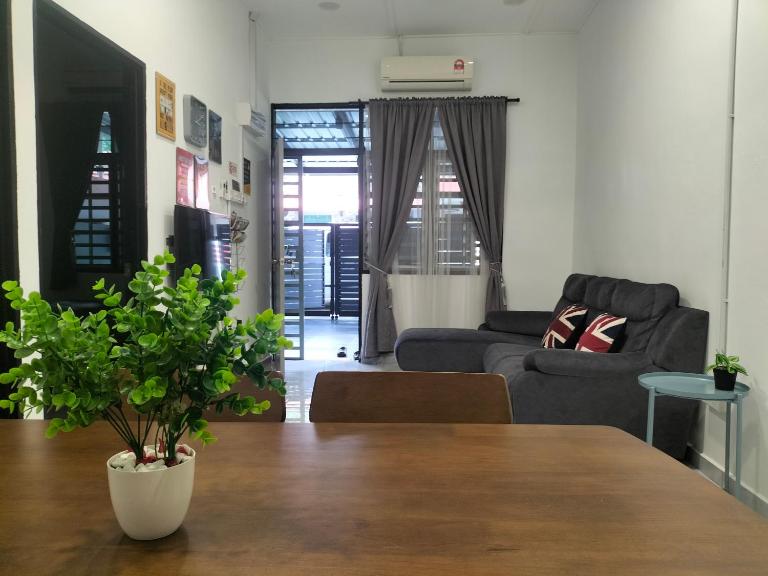 910 Entire Homestay Seremban Town, Templer, Lobak, Lekas Highway - B&B Seremban
