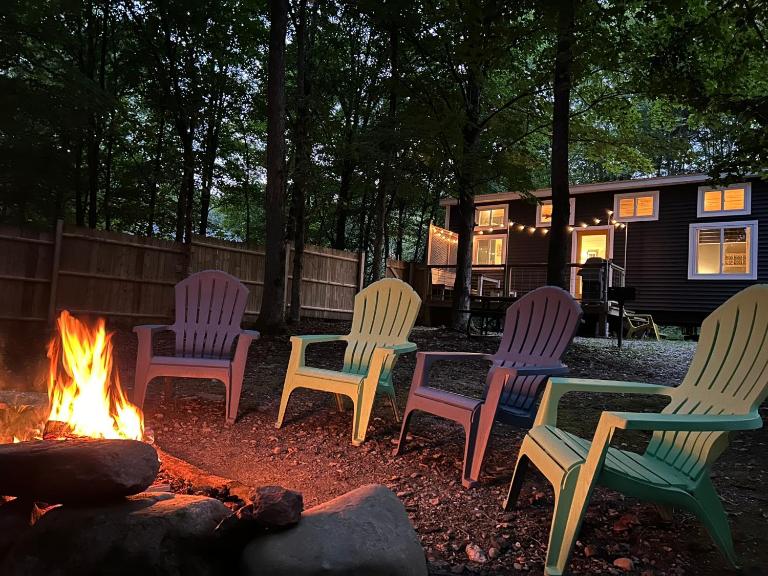 Tiny House on the Battenkill River - Chambres d'hôtes Greenwich