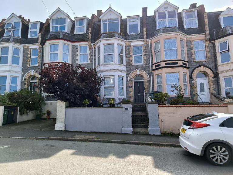 4 Highfield Terrace - Imposing, Beautiful Victorian House With Stunning Sea Views - B&B Ilfracombe