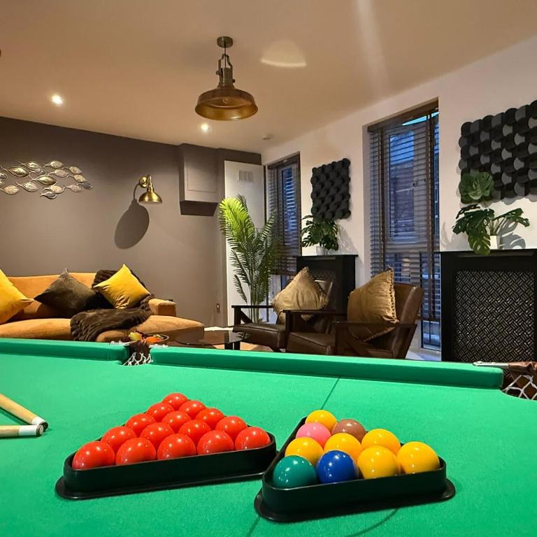 Stylish 1 Bedroom Shoreditch Apartment Sleeps 4 Near Old Street Station - Chambres d'hôtes Londres