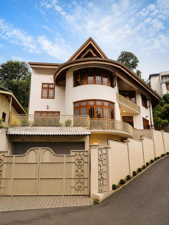 April Kandy - B&B Kandy