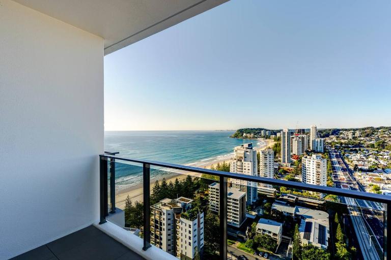 Sky-High Penthouse Absolute Ocean Views - B&B Gold Coast
