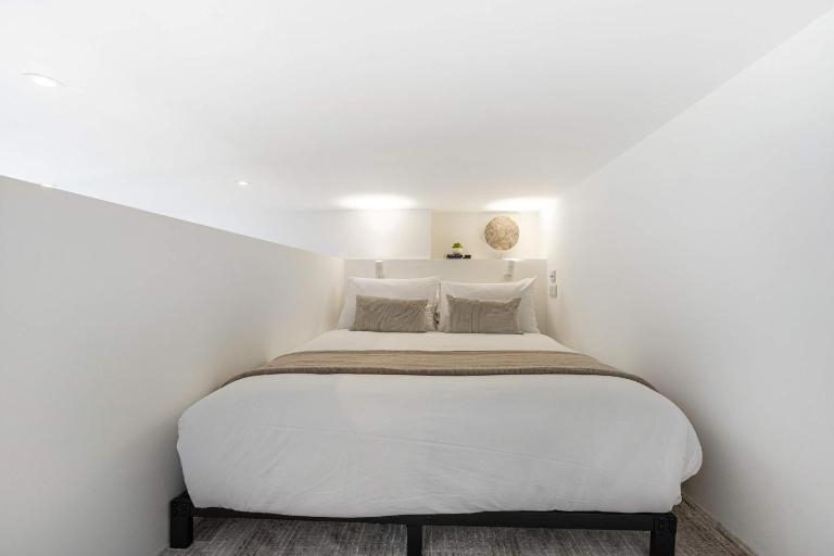 Primrose Hill Mezzanine - Double-Height Studio - B&B Londra