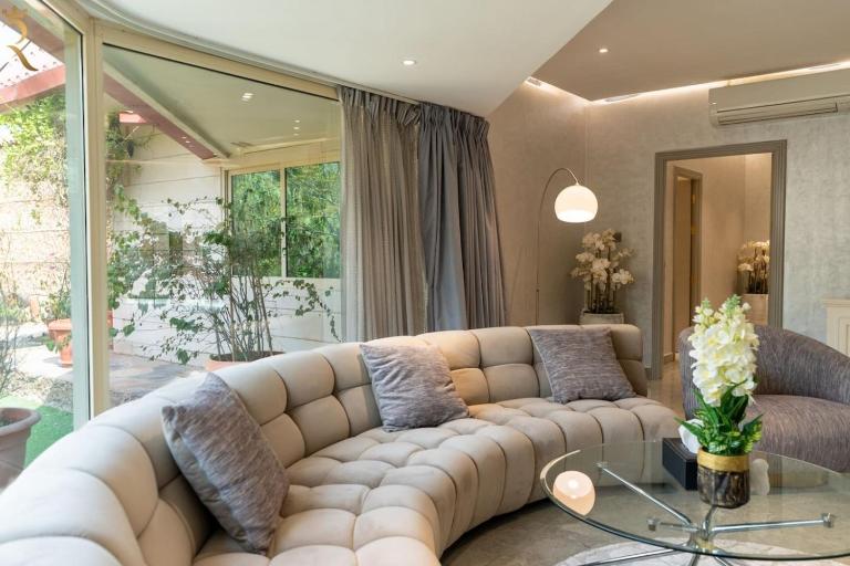 Al Bahia Farmhouse Spacious Luxe Retreat - B&B Abu Dabi