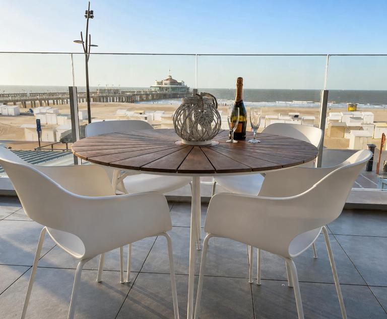 CtheC Blankenberge - 1ste verdieping - groot terras - incl garage - Chambres d'hôtes Blankenberge