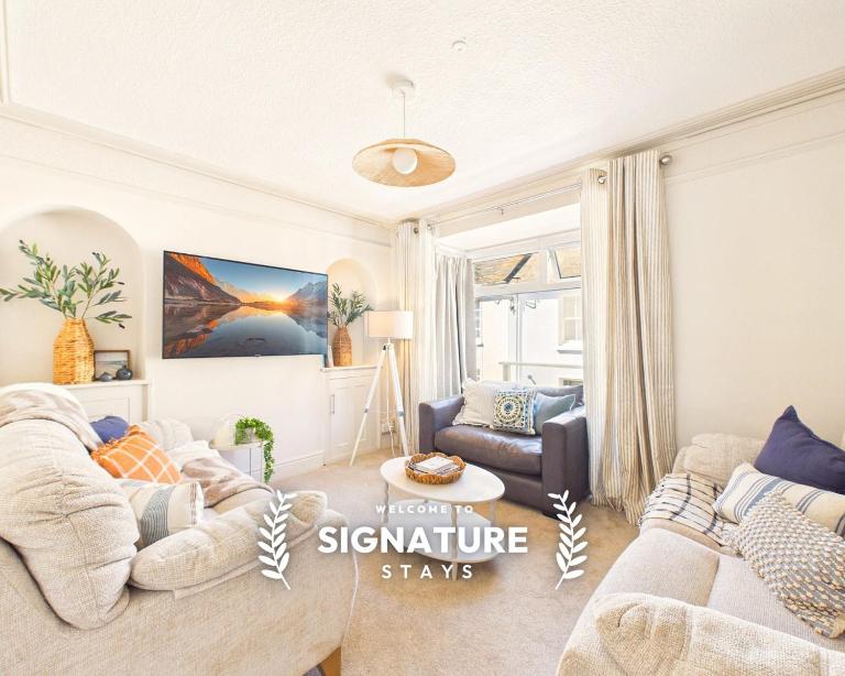 NEW Trenwith Place by Signature Stays, 4 Bedroom, Hot-Tub - B&B St Ives