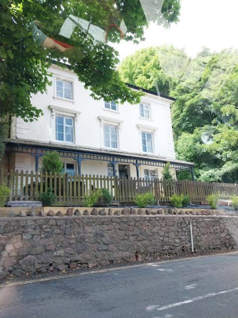 Stylish 1 Bed Apartment nestled at the foot of Malvern Hills - B&B Malvern Wells