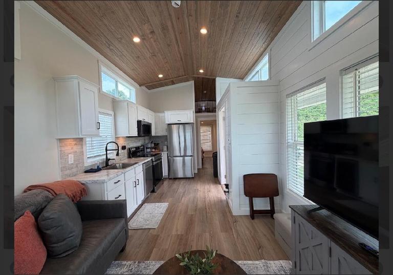Magnolia Modern Tiny Home - B&B Vicksburg