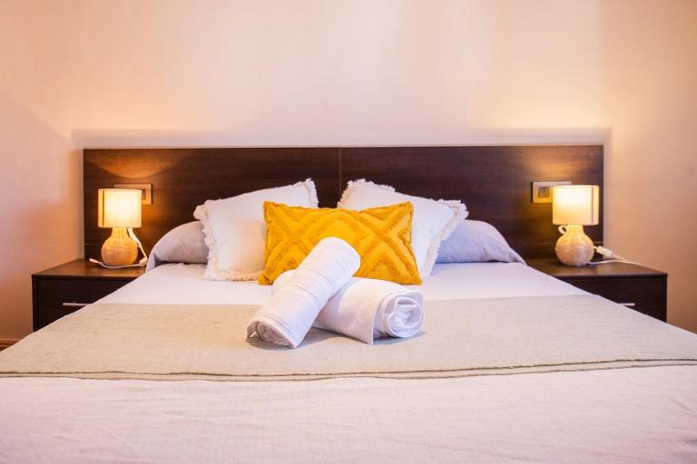 Villa Rural & Jacuzzi, Pool, Aire Acondicionado BBQ - Bed and Breakfast La Higuera