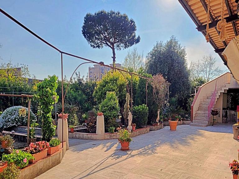 Oplontis Garden - Quiet Oasis near Pompeiit - B&B Torre Annunziata