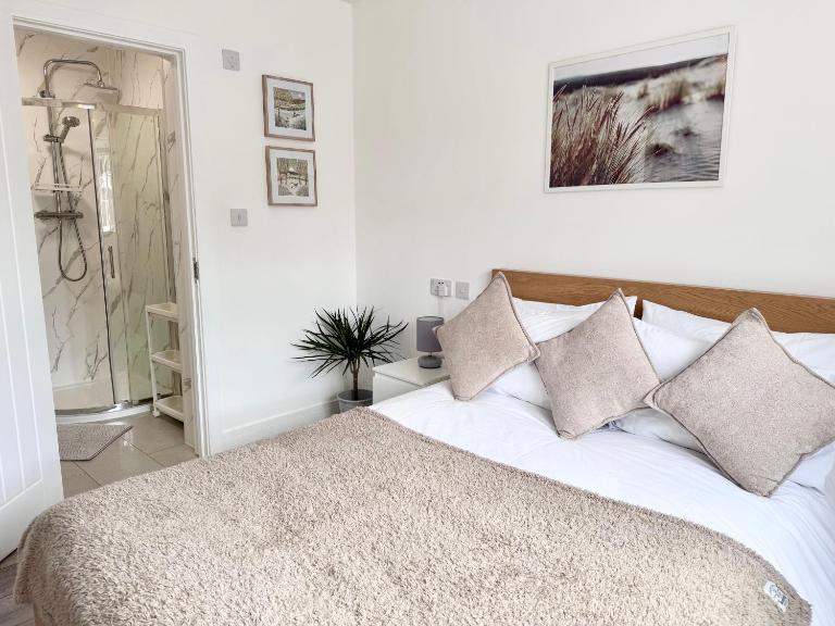 Spacious En-suite Private Double Bedroom - B&B Oxford