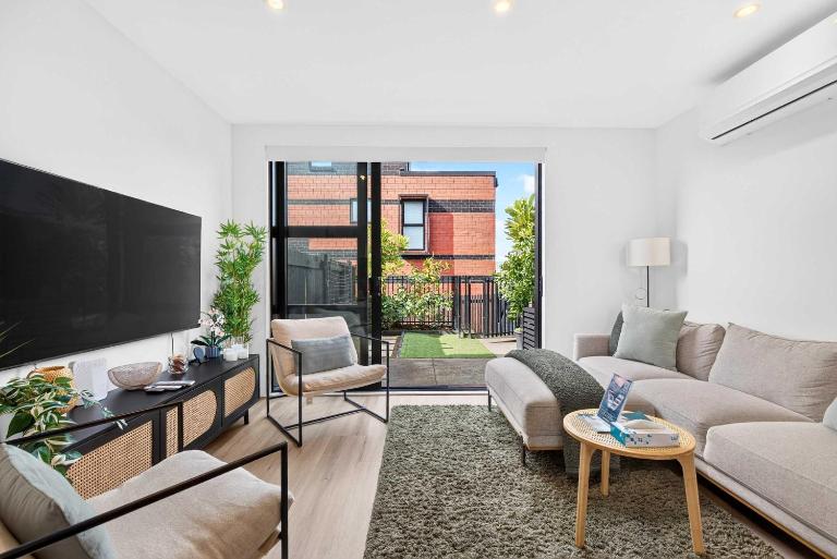 Serene 3BR Home Close to City & Parks Zodiak Stays - B&B Auckland