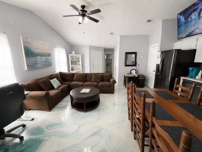 Beach Adventure Bungalow- 3 min walk to Beach - B&B Panama City Beach