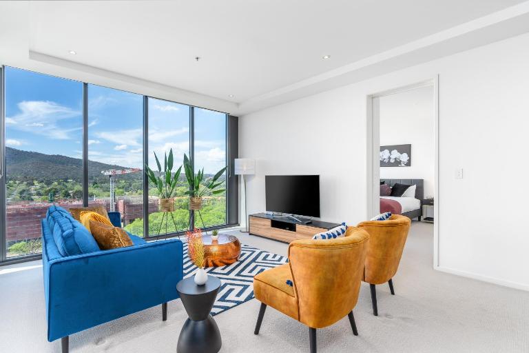 Fabulous 2BR 2BA Apartment in the Central District - B&B Canberra