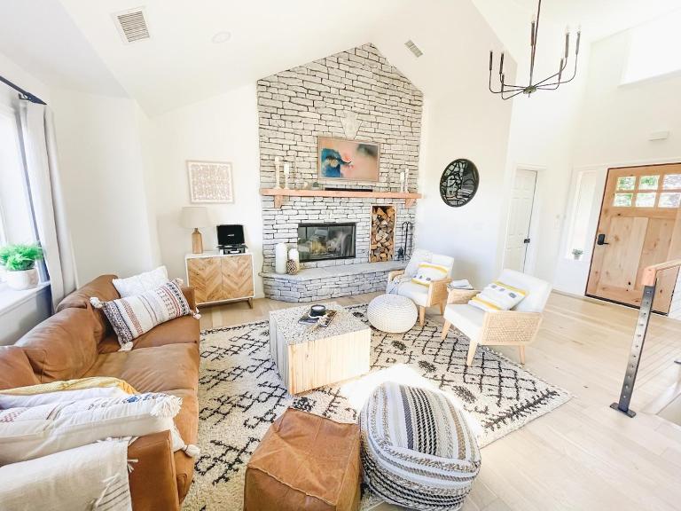 NEW & Luxurious House, hot tub & amazing views - B&B Lake Arrowhead
