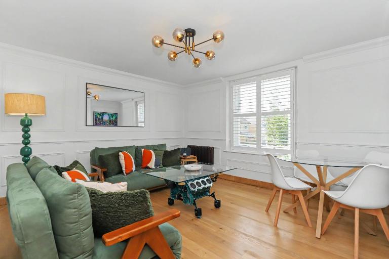Luxury Witney Apt Cotswold Charm & Stylish Comfort - Ferienwohnung Witney