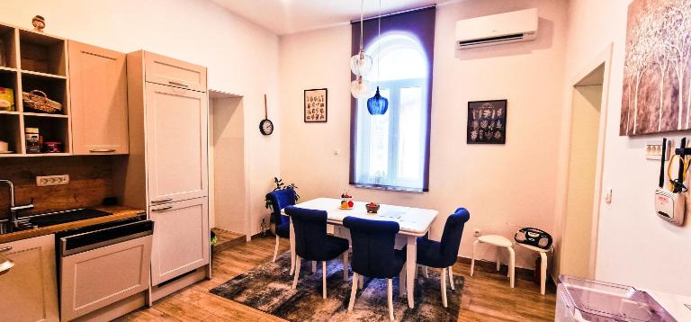 Chika Rijeka Urban Stay - B&B Rijeka