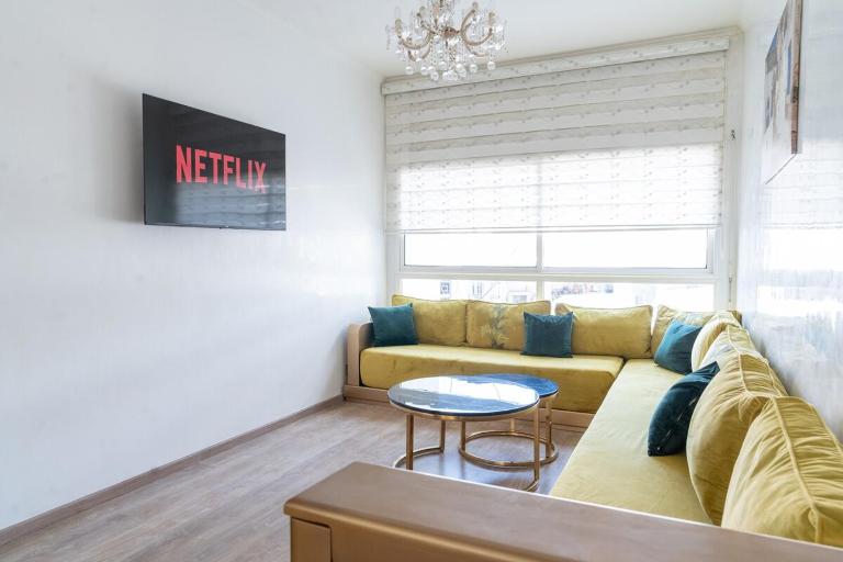 Spacious 3BR Central Stay, Walk to Medina - Bed and Breakfast Rabat