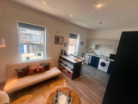 2 bed beautiful apartment, close to centre Modern, fresh and cozy sleeps 6 - B&B Nottingham