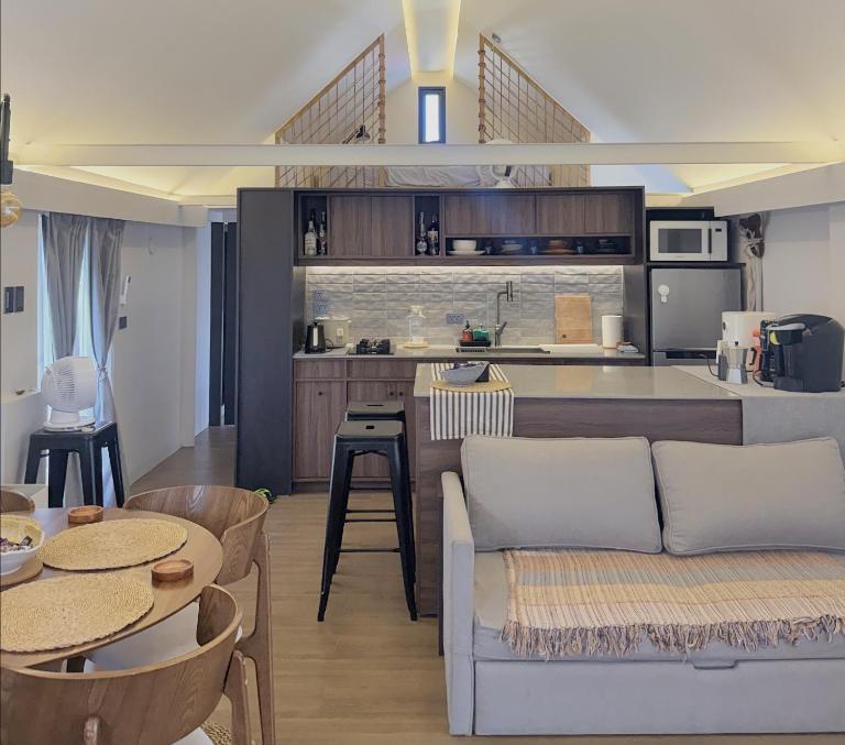 Elev Ph - Staycation Penthouse - Chambres d'hôtes San Nicolas