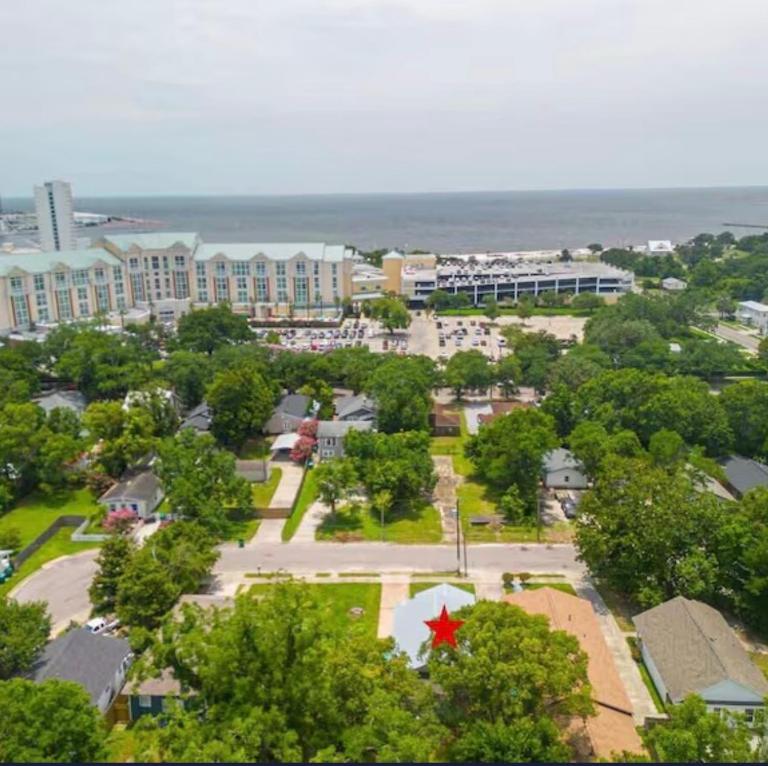 The Lime, Tide and Sand Cottage - Bed and Breakfast Gulfport