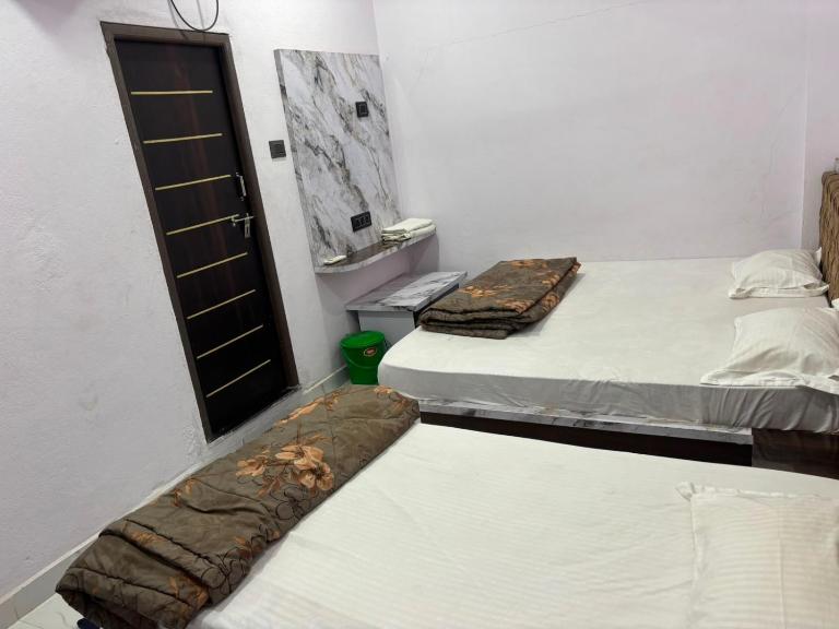 DixitsResidency - B&B Godarpura