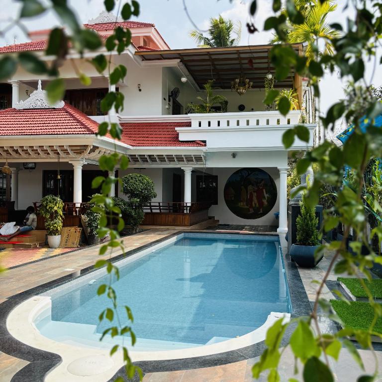 Parudeesa Luxurious Heritage Palace Private Pool & Free Breakfast Kochi , Kerala, INDIA - B&B Kalady