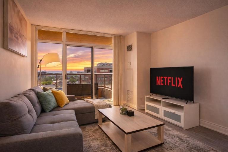 Stylish 2BR with Great View! Steps from Square One - Ferienwohnung Mississauga