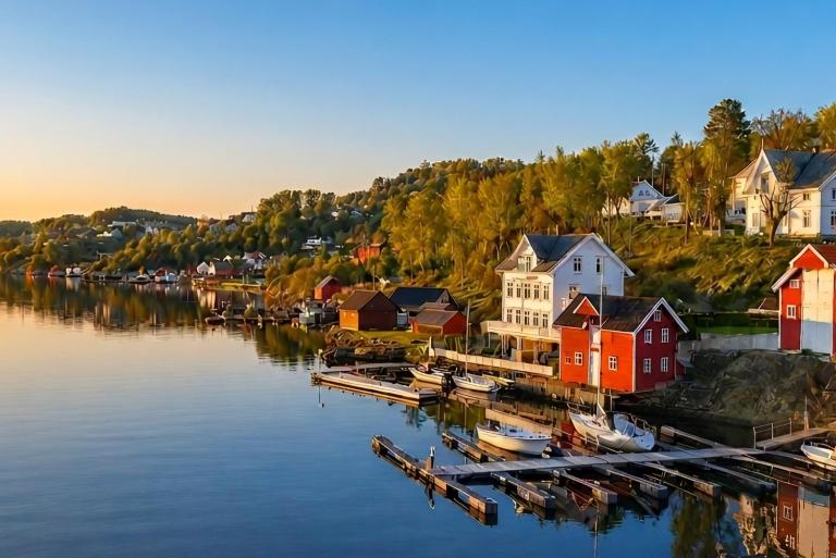 Boat Included, Waterfront Villa, Near Bergen - B&B Lindås