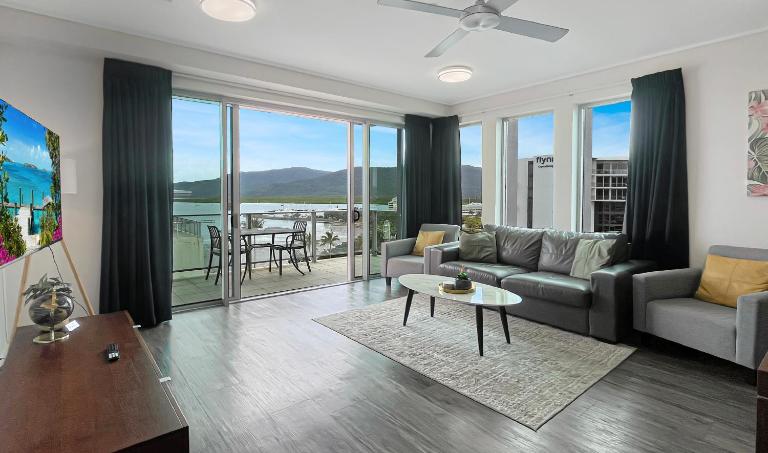 '123' Top Floor Luxe Suite - 1BR 1BA Ocean Views & Pool - Ferienwohnung Cairns