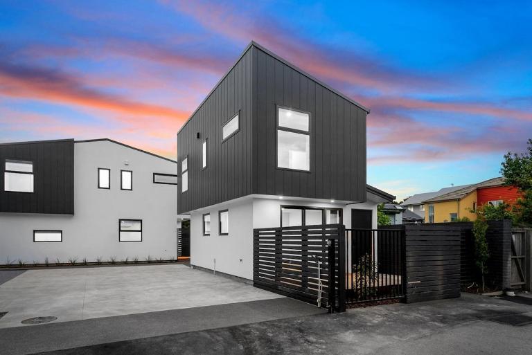 Stylish Standalone, 2 Bed, 2 Bath and parking - B&B Christchurch