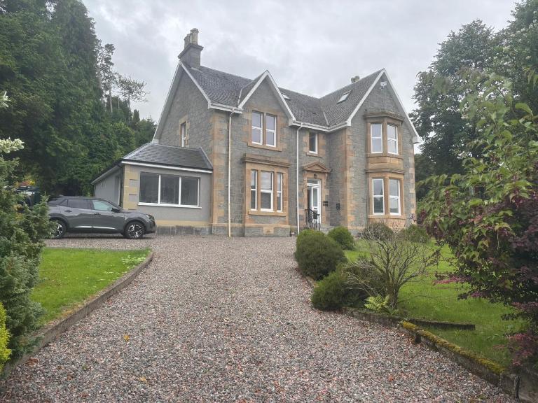 Glenaladale Apartments - Bed and Breakfast Fort William