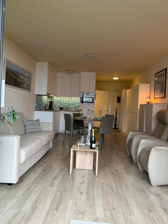 Studio heated indoor pool KLIF 406 De Panne - Chambres d'hôtes La Panne