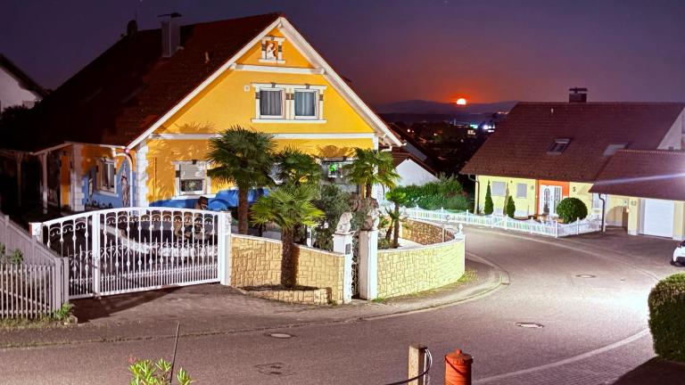 84 qm Ferienwohnung nahe Europa Park bis 6 Personen Hunde willkommen komplett eingezaeunt - B&B Herbolzheim