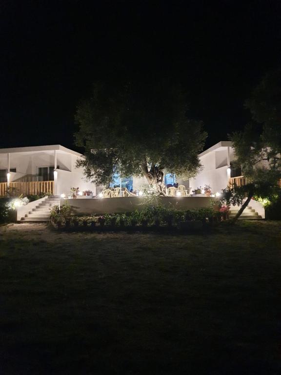 Husi Hotel - Chambres d'hôtes Borsh