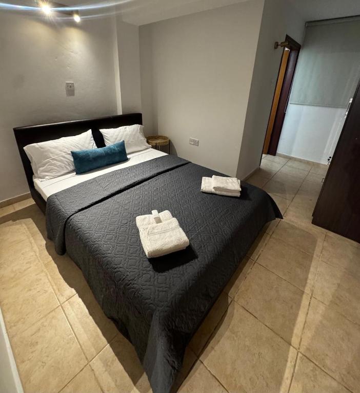 Bougainvillea Garden Apartment - Ferienwohnung Pégeia