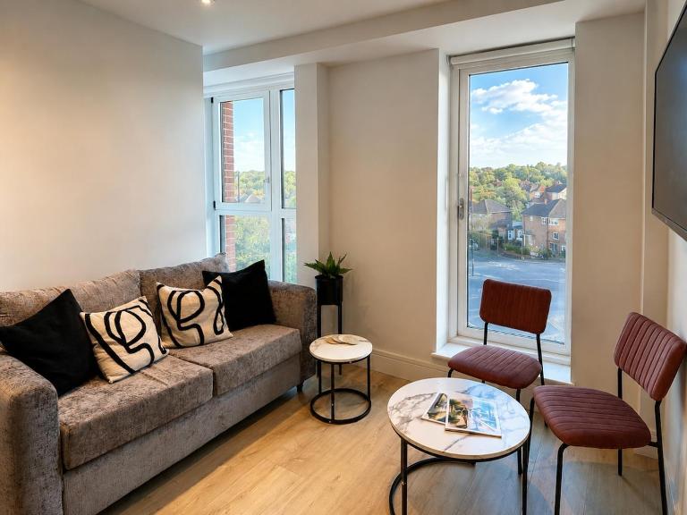 Luxury Apartment Gym, Cinema, work hub & Game Room - Chambres d'hôtes New Milton